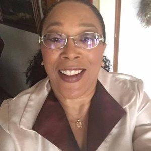 Meet your Posher, Hilda